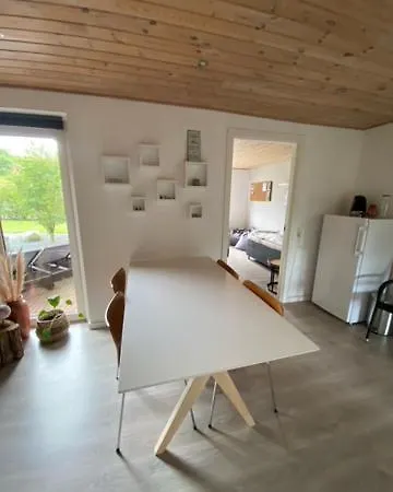 Privat Lejlighed Med 2 Vaerelser, Opholdsrum, Eget Badevaerelse Pansiyon