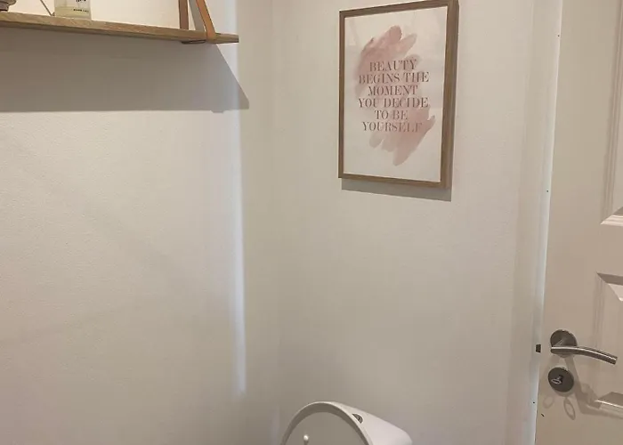 Privat Lejlighed Med 2 Vaerelser, Opholdsrum, Eget Badevaerelse * جايف
